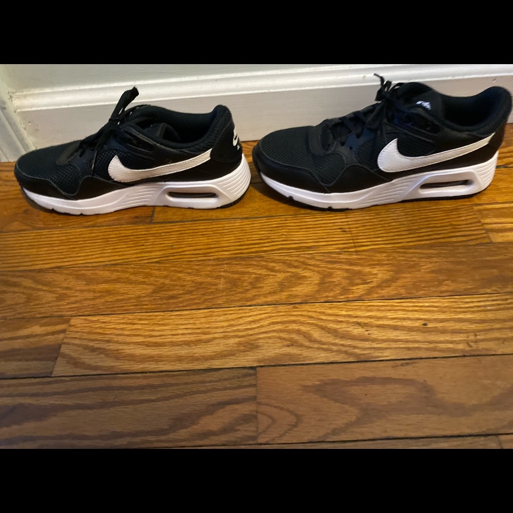 Nike Air Max women’s sneakers size 7 black/white Y2K style 90s - Picture 4 of 8